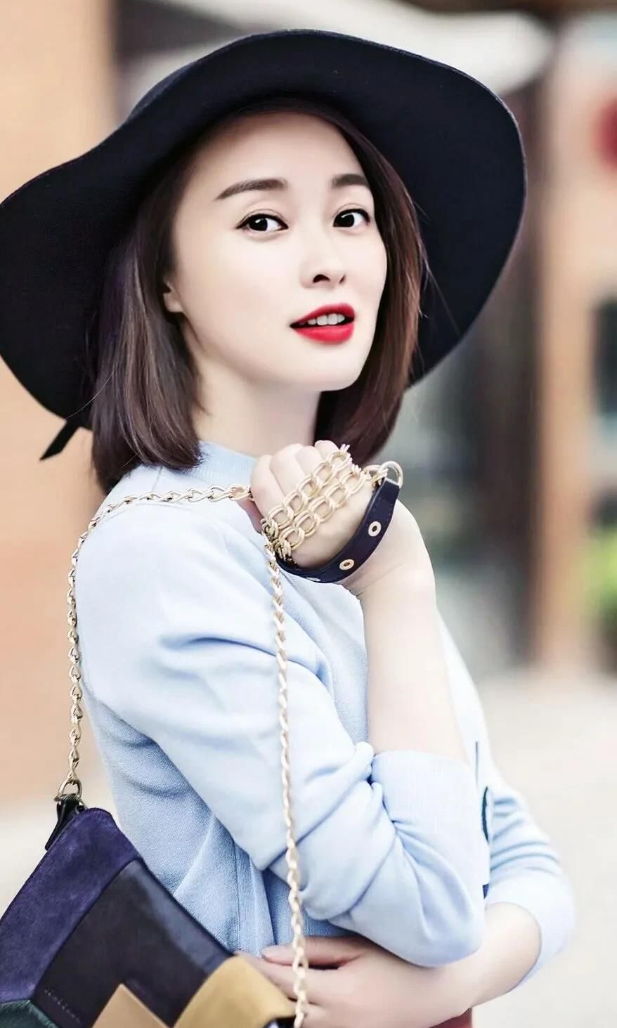 吴越高清美艳写真,优雅迷人!__财经头条