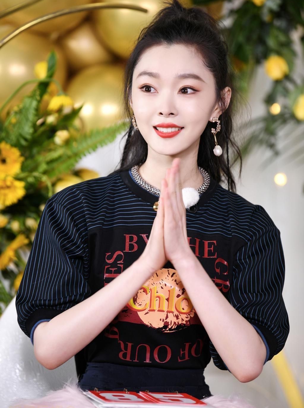 清丽脱俗的宋轶灵动亮眼楚楚动人