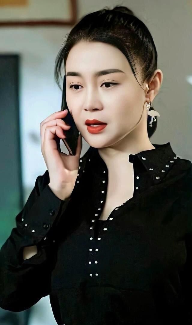 关婷娜的惊艳美照,美艳大气!