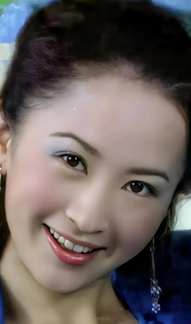 中杨蕊太美了美丽动人