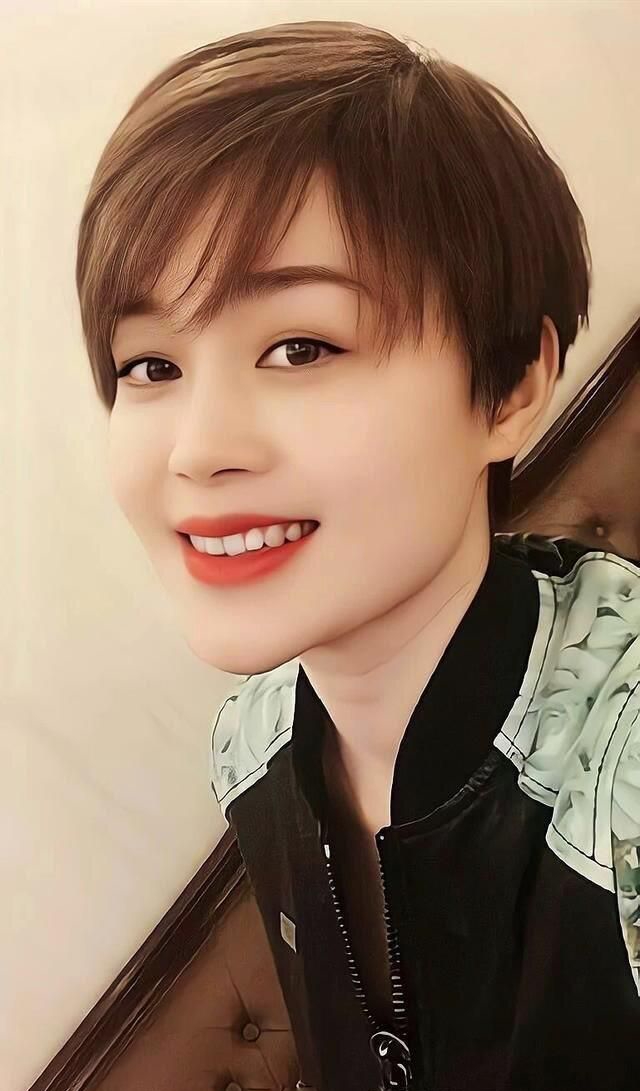 关婷娜的惊艳美照,优雅迷人!__财经头条