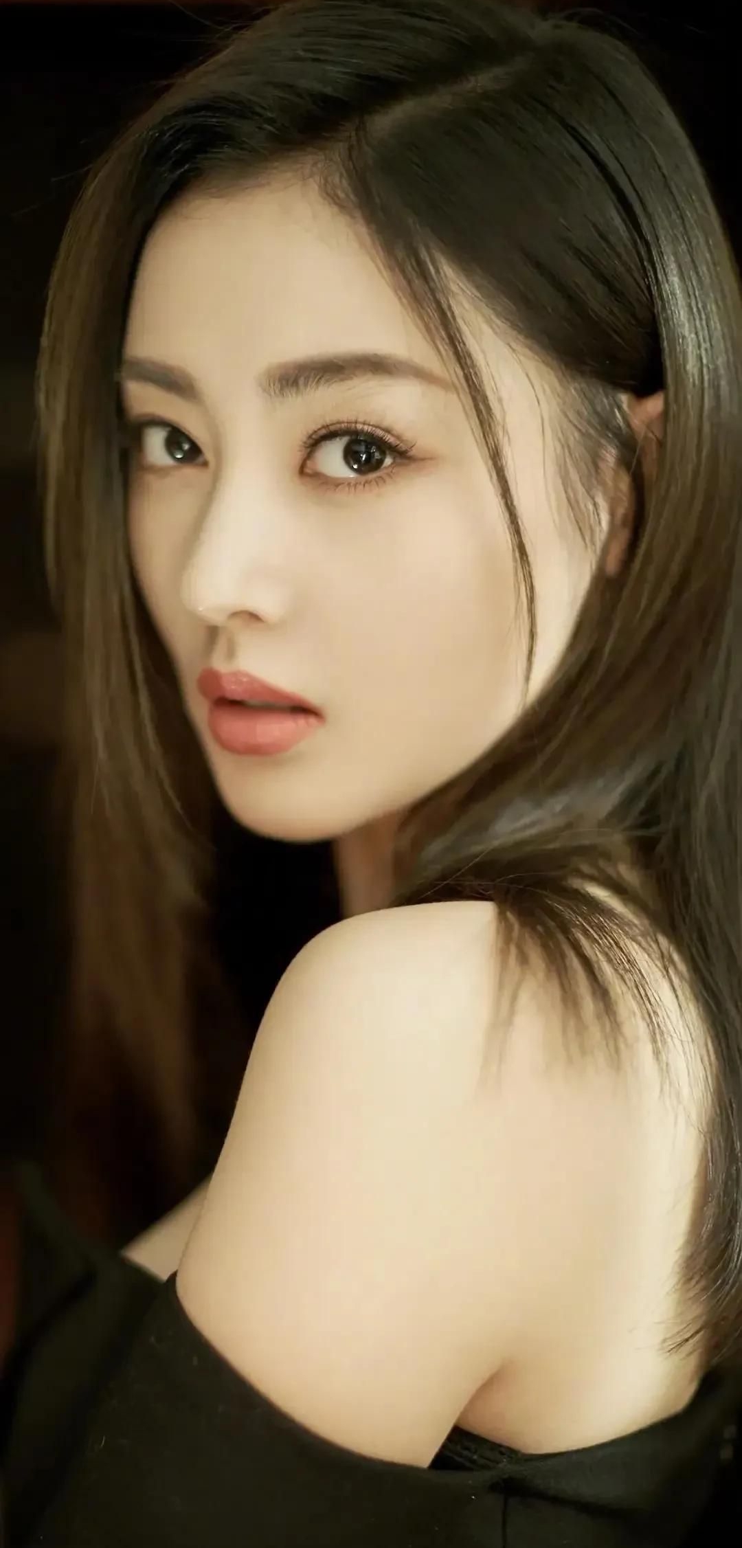 气质优雅的张天爱,美艳动人,魅力无限的写真照!