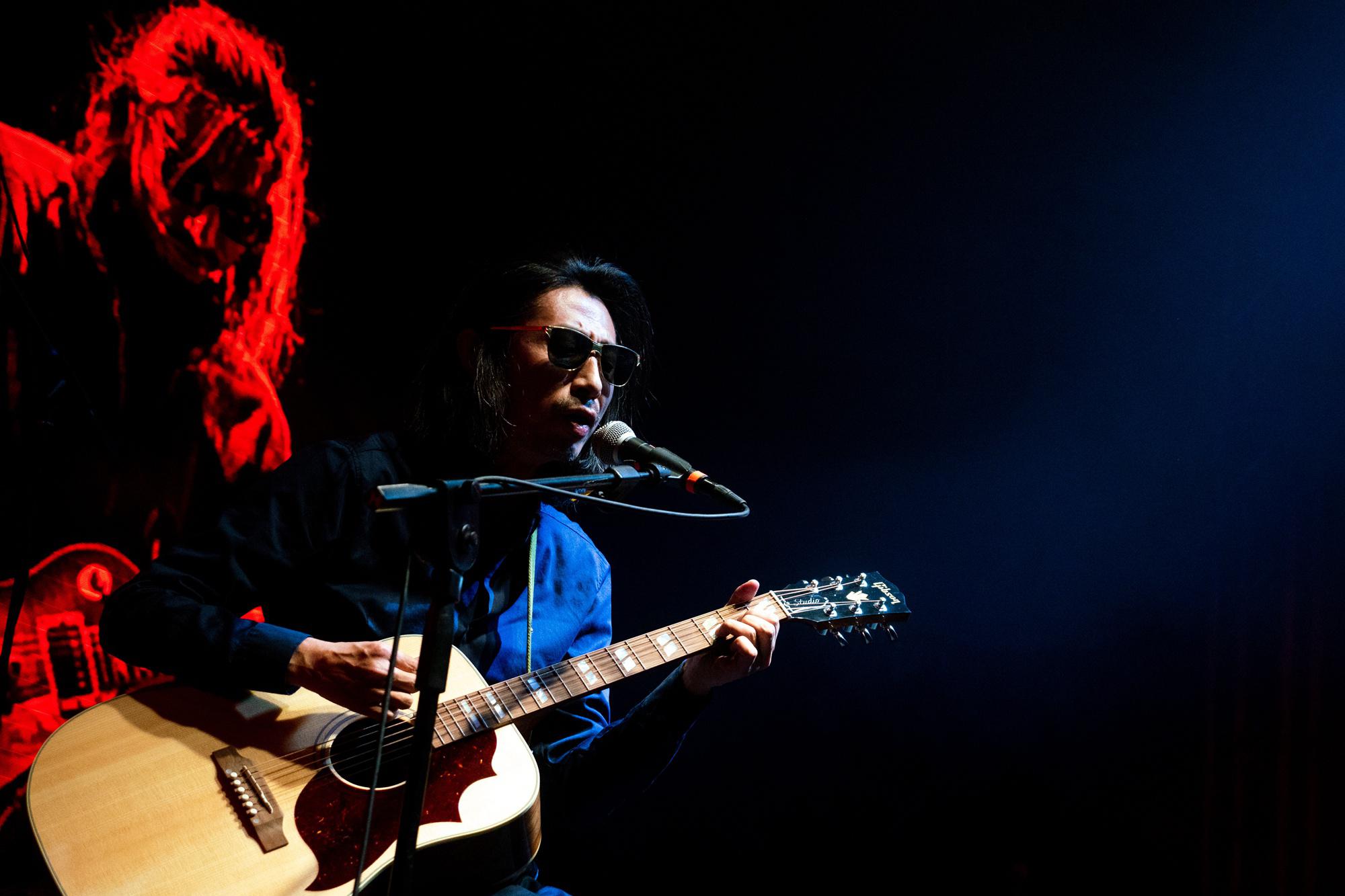 谢天笑「再次来临」现场惊喜多,唱谈老照片故事引乐迷回忆