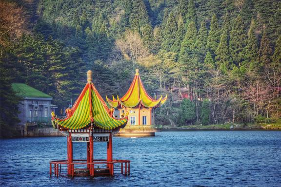 庐山天下秀,这里不仅有山水和瀑布,还有值得游览的近代建筑|庐山|美庐别墅|含鄱口_新浪新闻