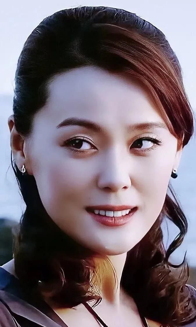 梁爱琪高清魅力写真楚楚动人