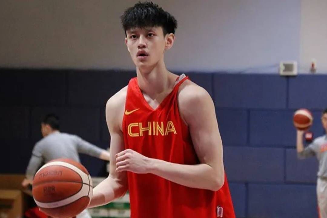男篮世预赛提前锁定连胜!乔帅首秀备受瞩目,锋线群表现值得期待|乔帅|张镇麟|曾凡博_新浪新闻