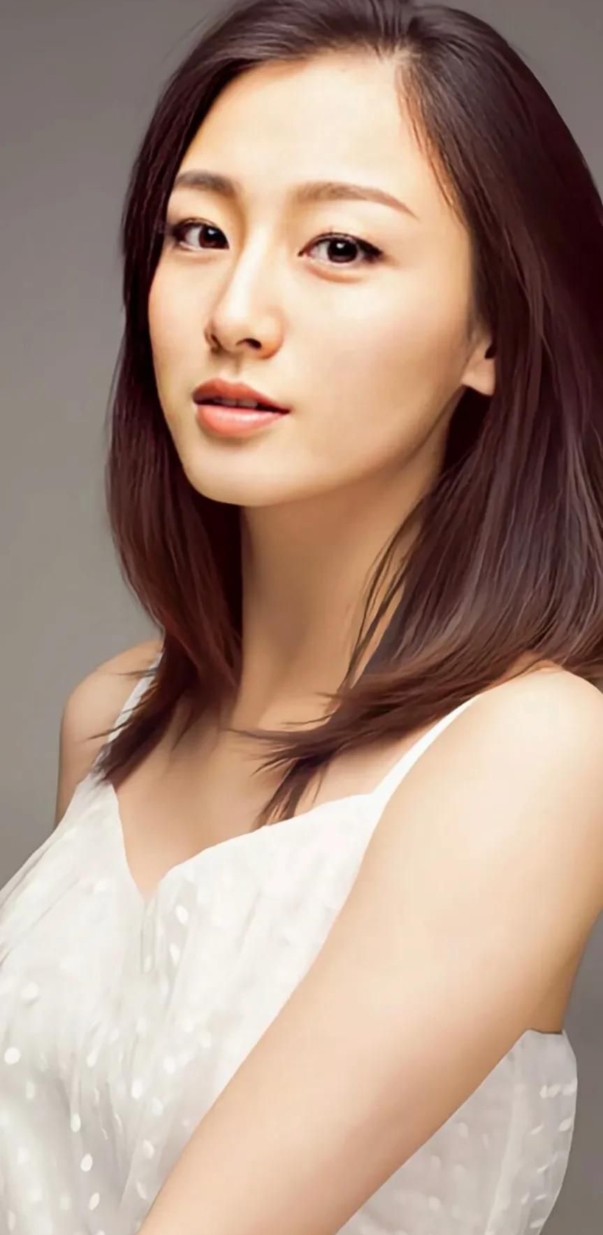 叶青端庄优雅明艳写真,优雅迷人!_高清图集_新浪网