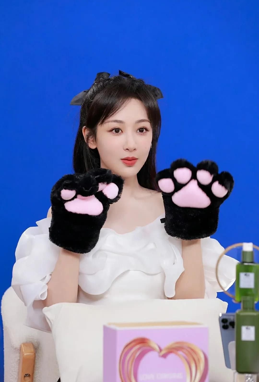 杨紫明眸善睐俏丽写真,惊艳迷人!_高清图集_新浪网