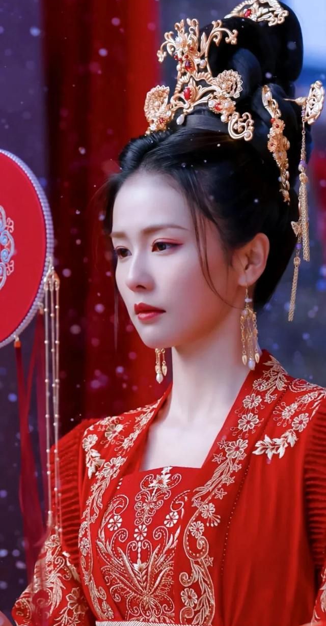 白鹿一生一世美人骨,美艳动人!__财经头条