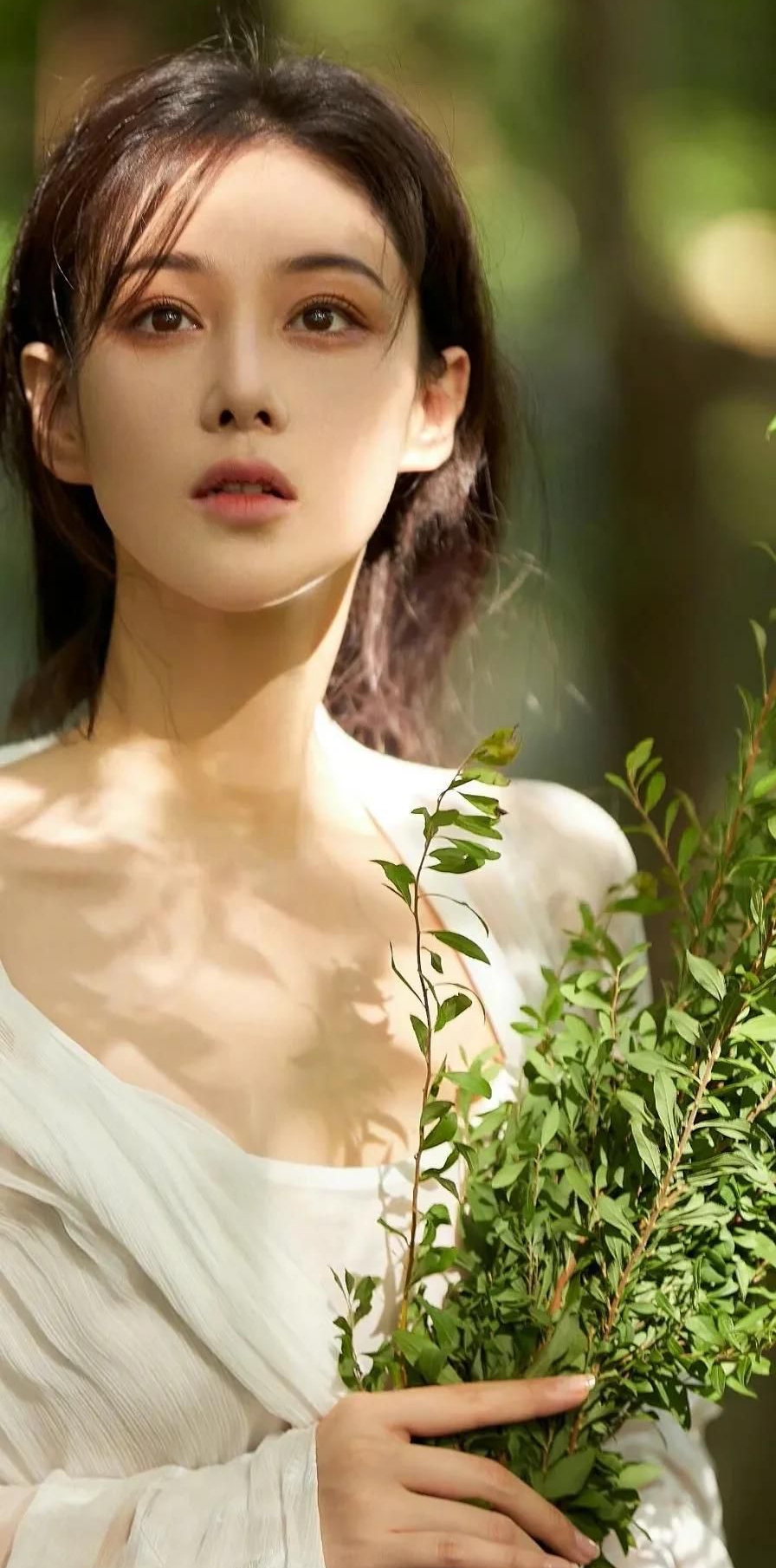 张馨予高清美艳写真,楚楚动人!