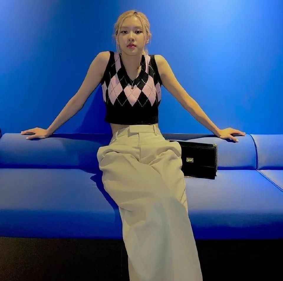 朴彩英打桌球写真美照甜美可爱楚楚动人