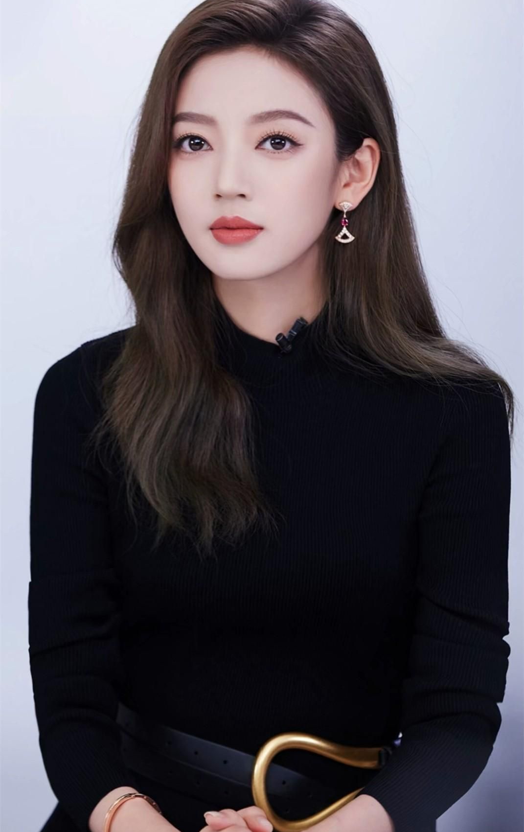 何瑞贤高清俏丽美照,娇俏可人!