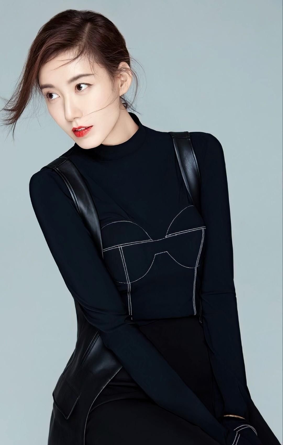 高露粉嫩佳人明艳写真,美艳动人!__财经头条