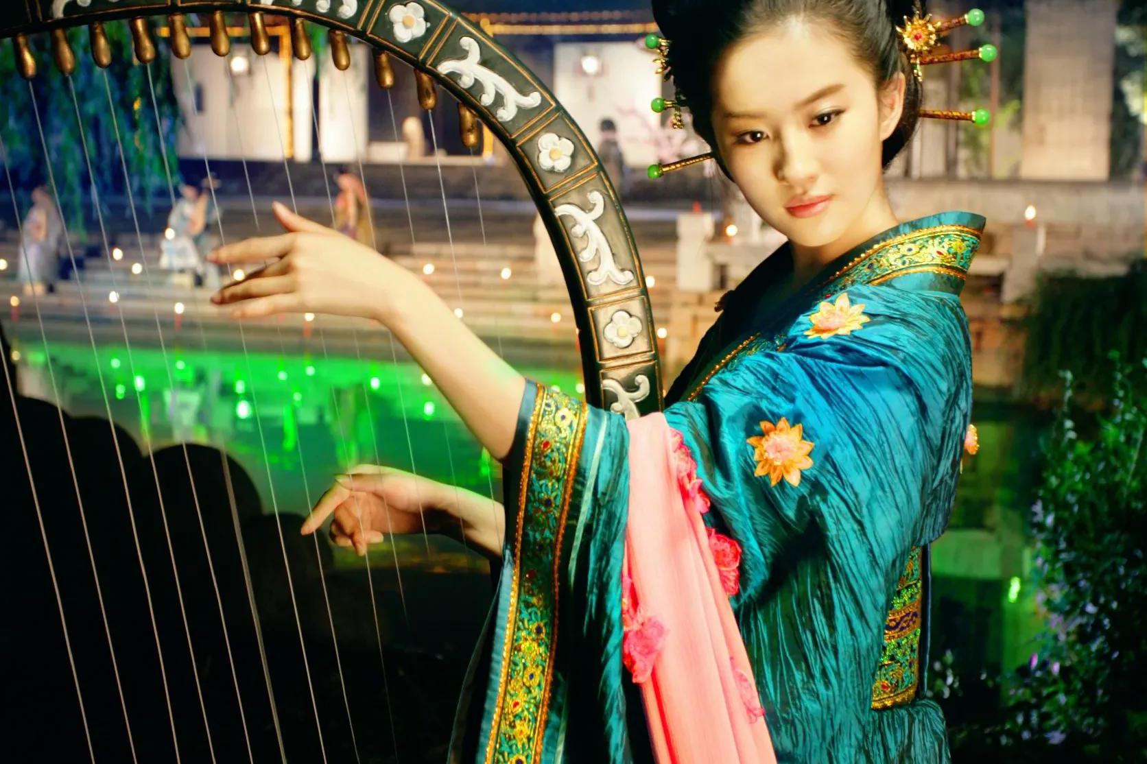 刘亦菲13年前照片,像极了从箜篌仕女图中走出来的工笔画美人|吴中|宣传片|古装|发型_新浪新闻