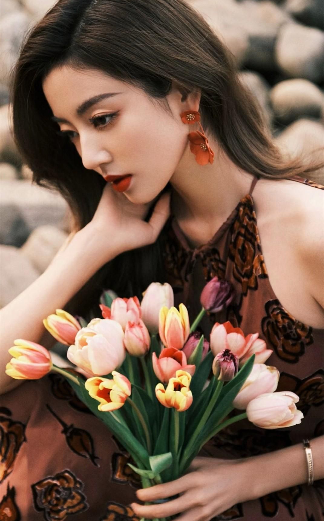 何瑞贤高清俏丽美照,优雅迷人!_高清图集_新浪网