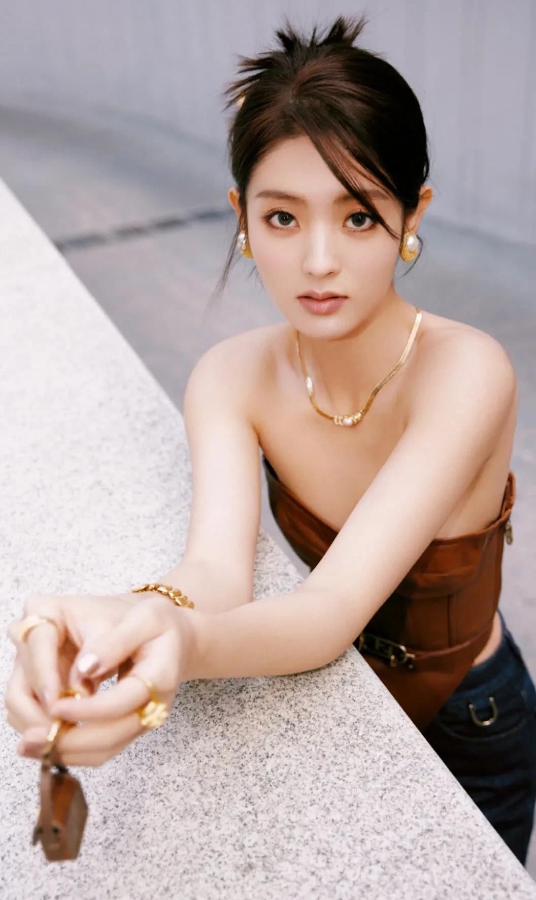 邢菲端庄优雅娴静写真,时尚俏丽!_高清图集_新浪网