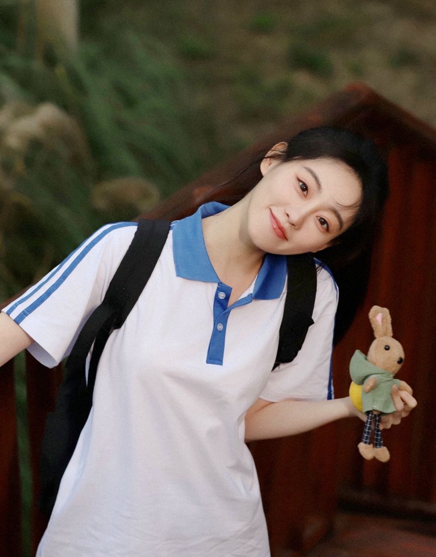 祝绪丹学生校服青春活力写真灵动优雅明艳动人