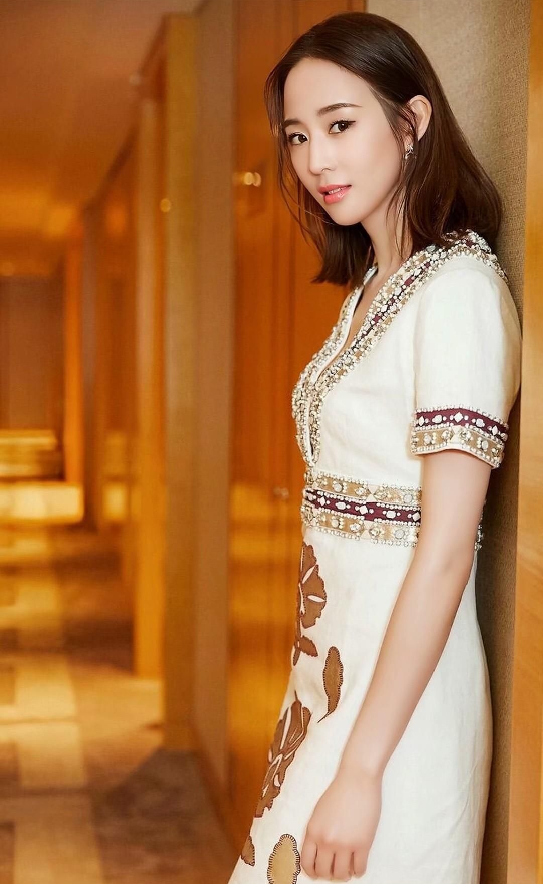 张钧甯高清俏丽写真,优雅迷人!__财经头条