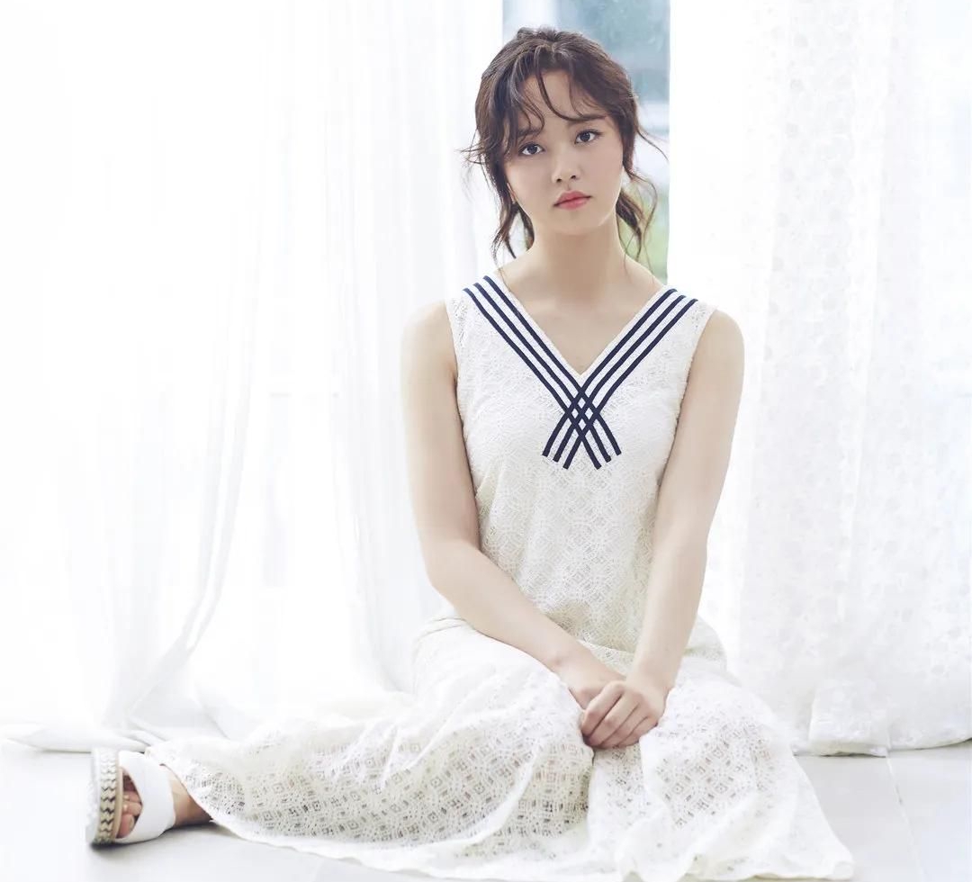 金所炫美照优雅可人