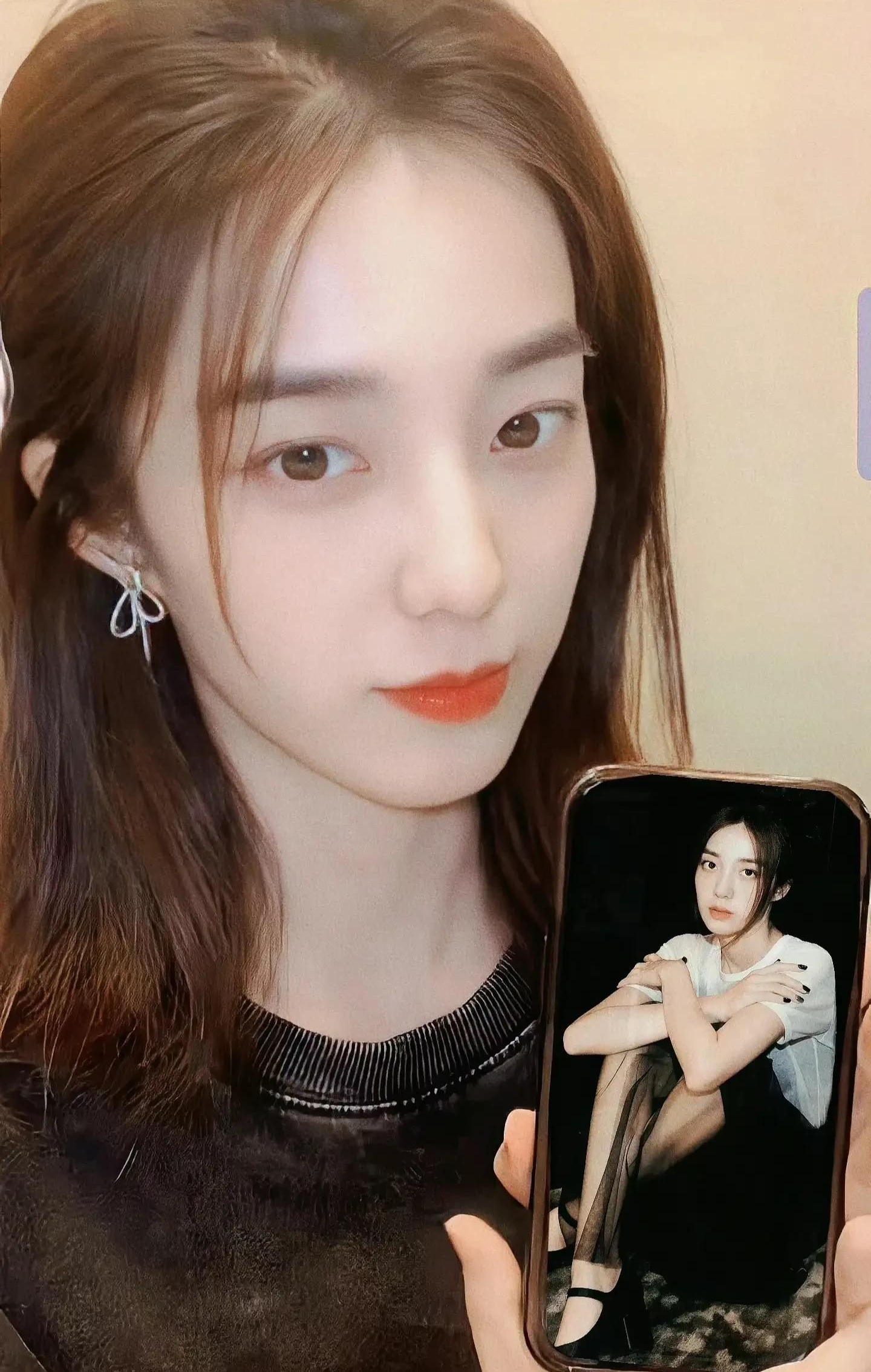 文雅秀丽的万鹏,优雅迷人,甜美可爱的写真照!__财经头条