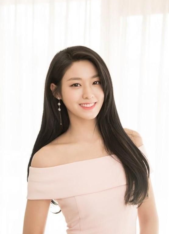 美少女金雪炫最新生活照