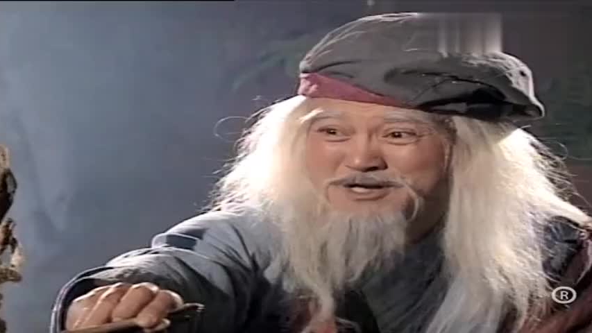 洪七公带杨过吃炸蜈蚣,杨过不敢吃,没想尝过一个抢着吃