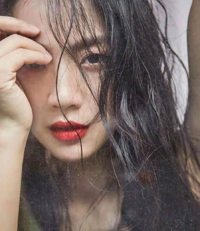 汤唯骨子里自带气质,侧脸风情万种!_高清图集_新浪网