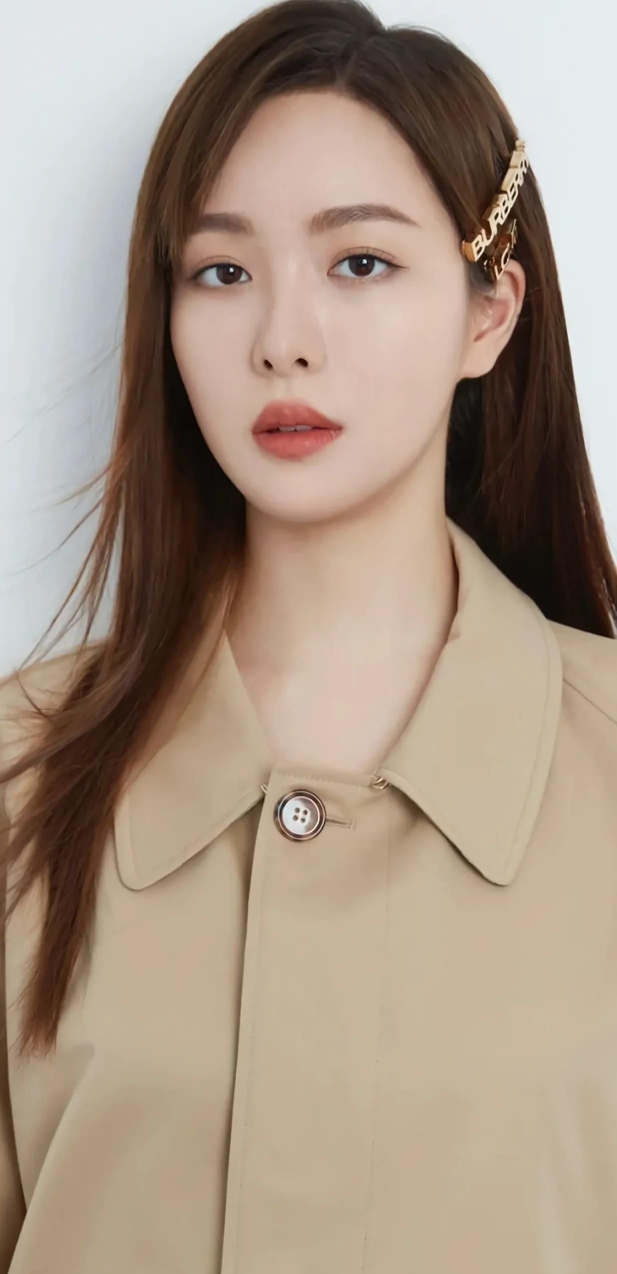 赵尧珂的可爱美照,优雅迷人!__财经头条