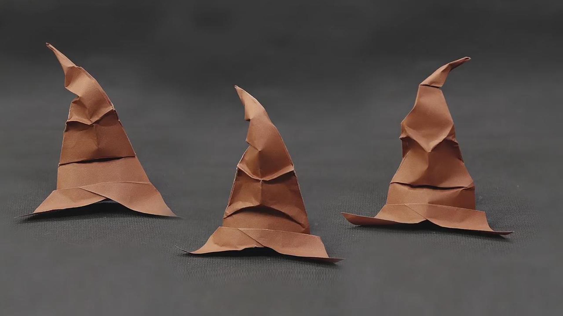 手工折纸教学,趣味巫师帽的折叠方法!