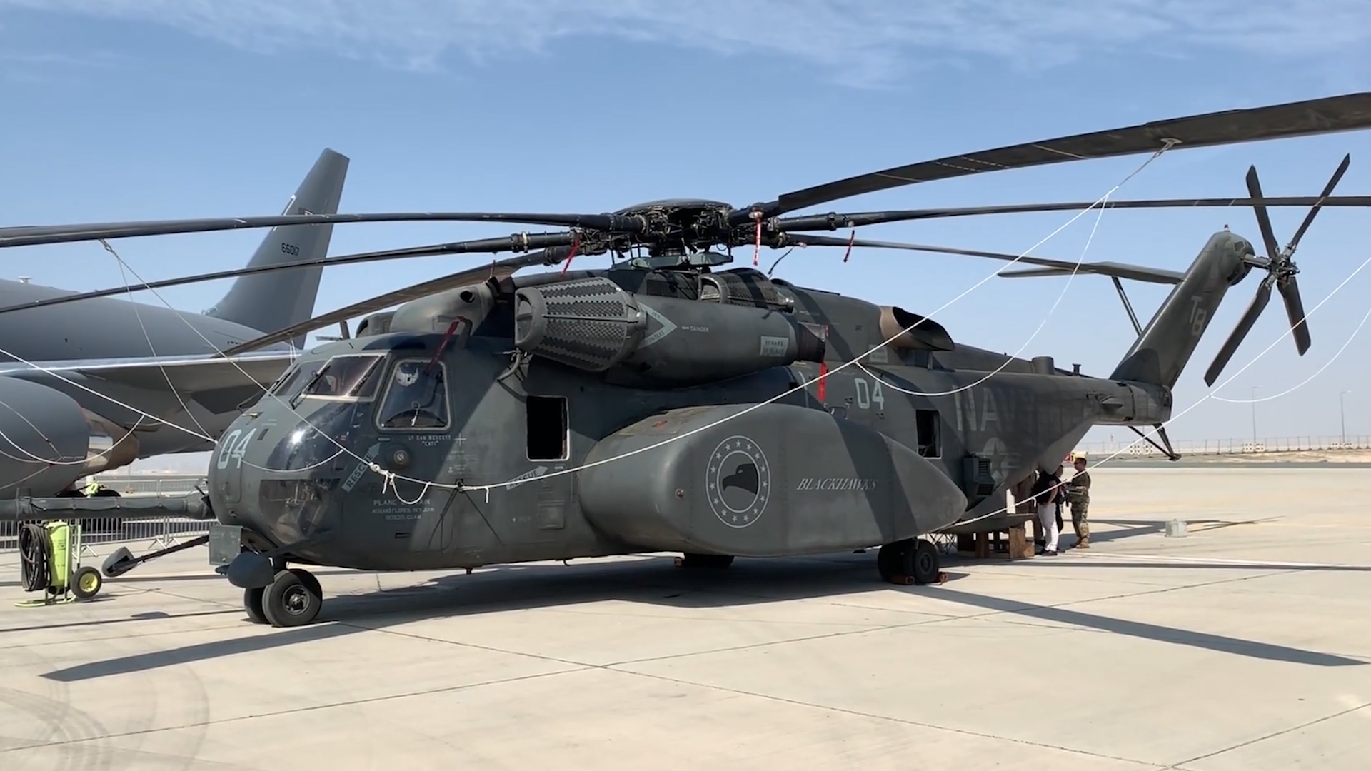 近距离带你看ch-53e"海龙"运输直升机!