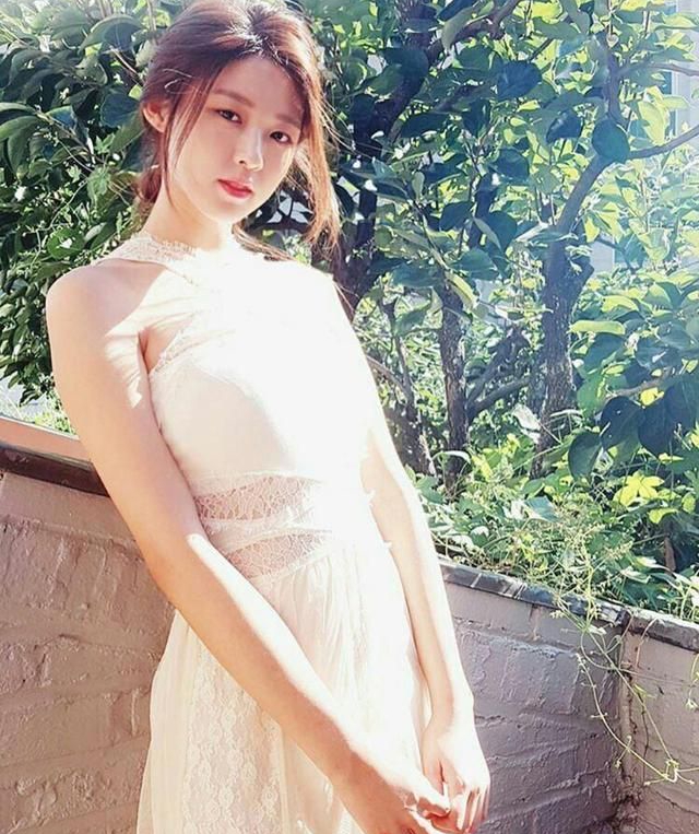 美少女金雪炫最新生活照