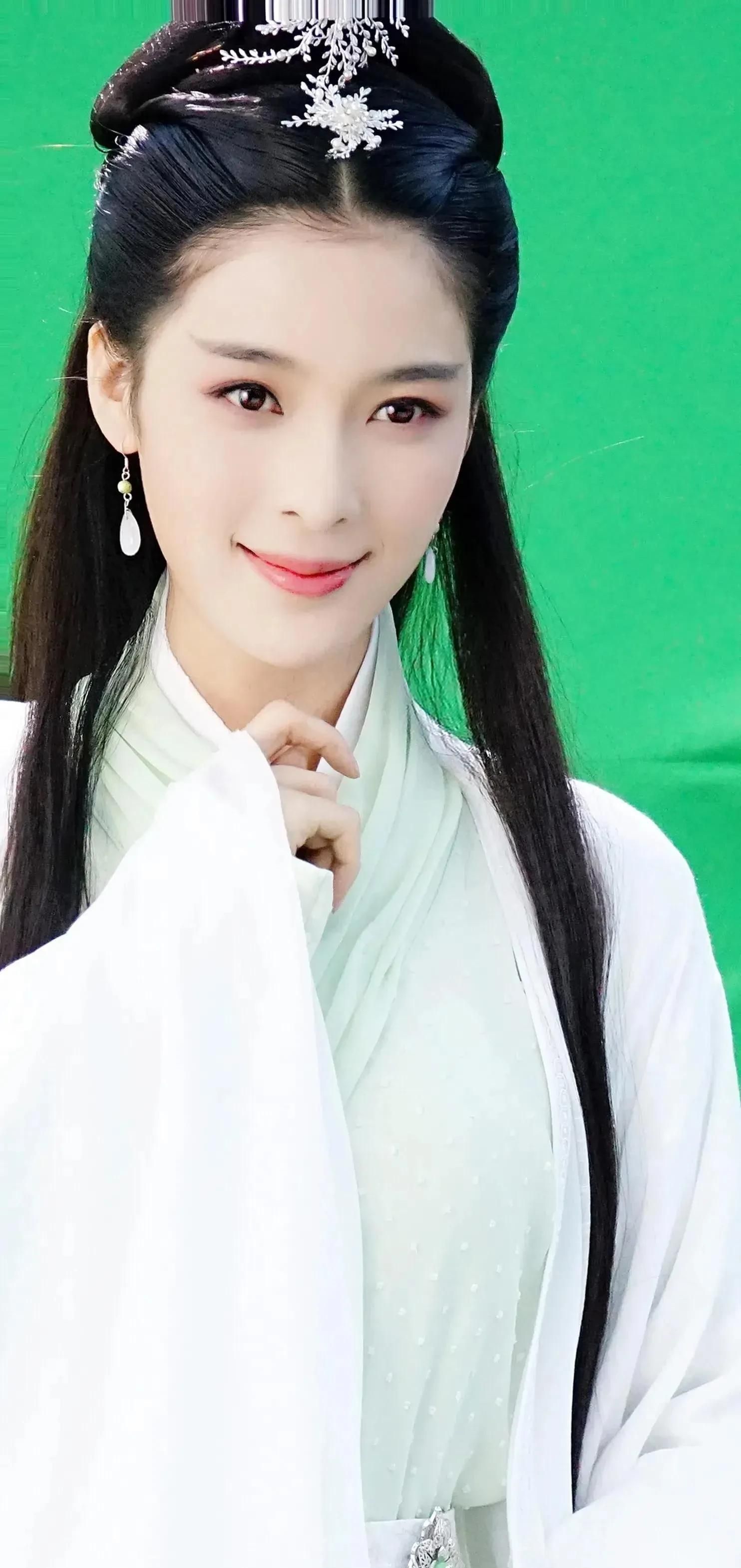 精致优雅的赵樱子,娇俏可人,温婉秀丽的写真照!