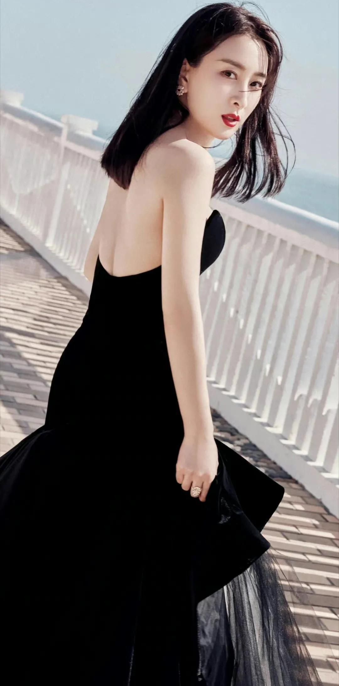 精致优雅的刘芸,优雅迷人,魅力无限的写真照!__财经头条