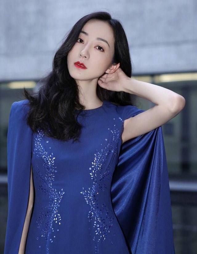 韩雪蓝色礼服优雅写真!_高清图集_新浪网