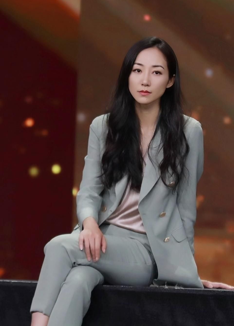 韩雪高清冷艳美照,优雅迷人!__财经头条