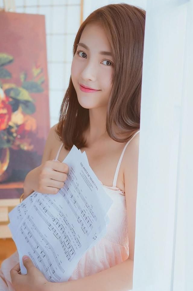 女演员包文婧,清纯靓丽,楚楚动人!