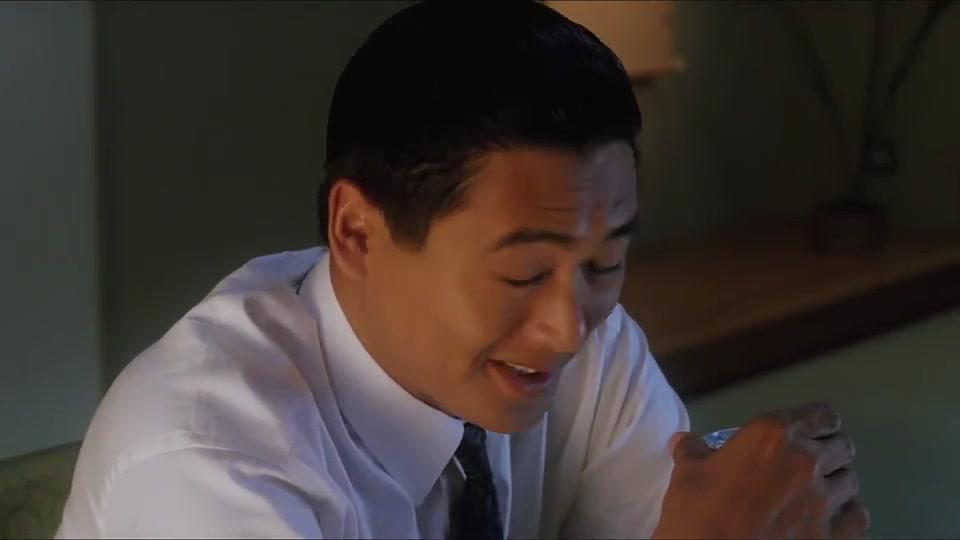 向华强饰演龙五，他是越南华侨，特种兵上尉军衔！_新浪新闻