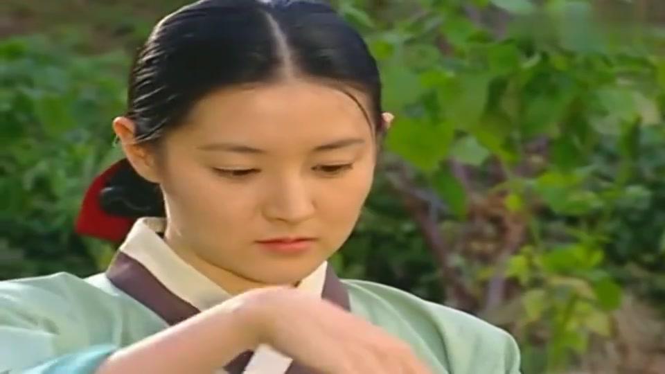 大长今:连生送御膳笔记给长今,长今不忘练习