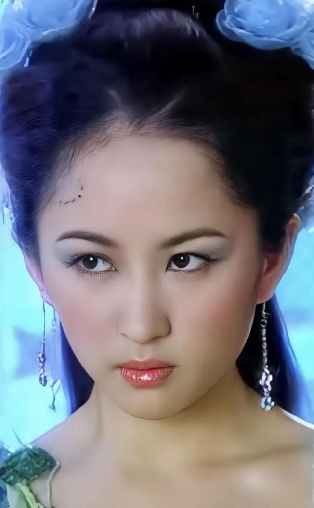 中杨蕊太美了,美丽动人!__财经头条