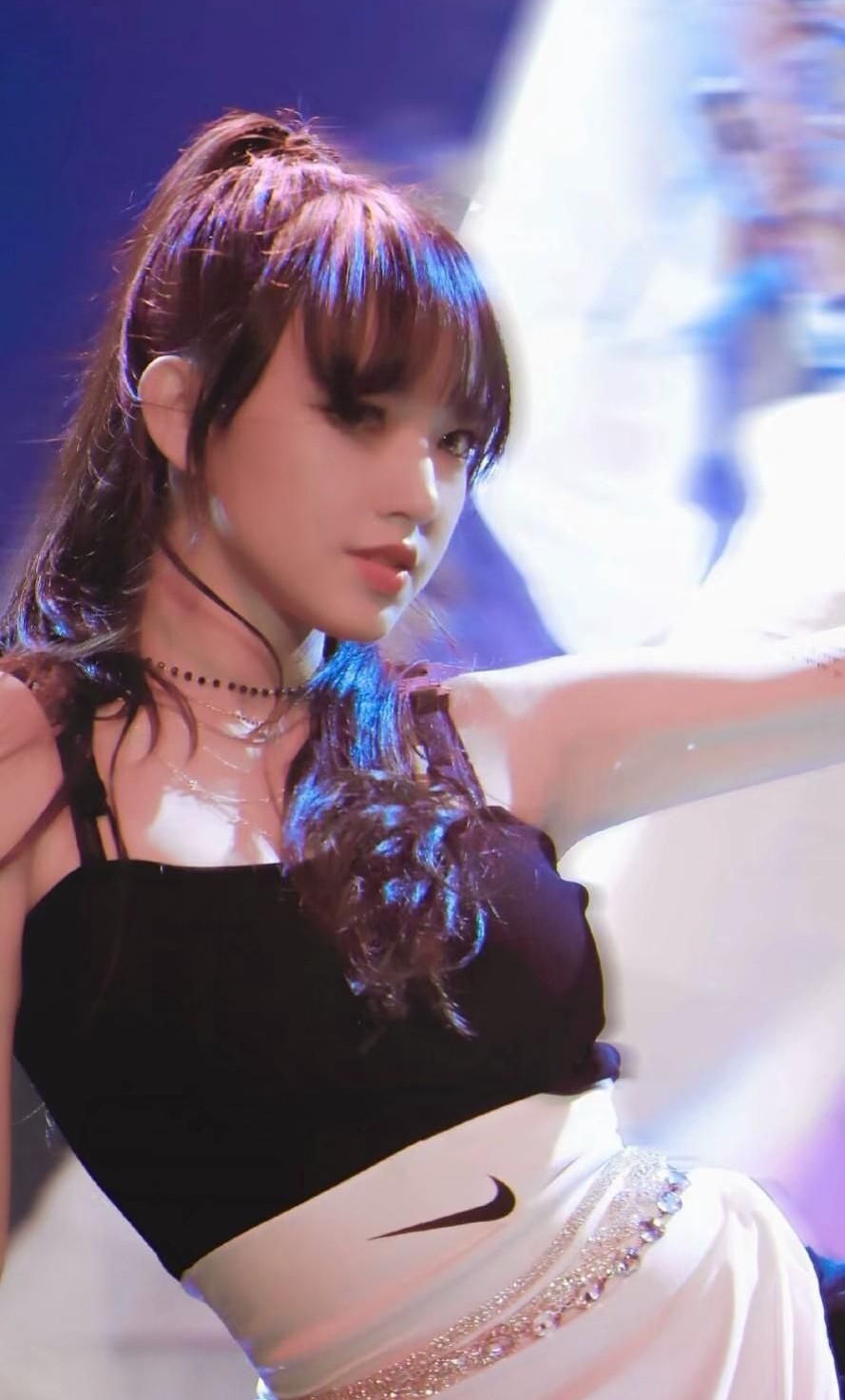 程潇高清冷艳美照清纯可人