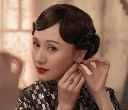 袁泉旗袍造型,楚楚动人!__财经头条