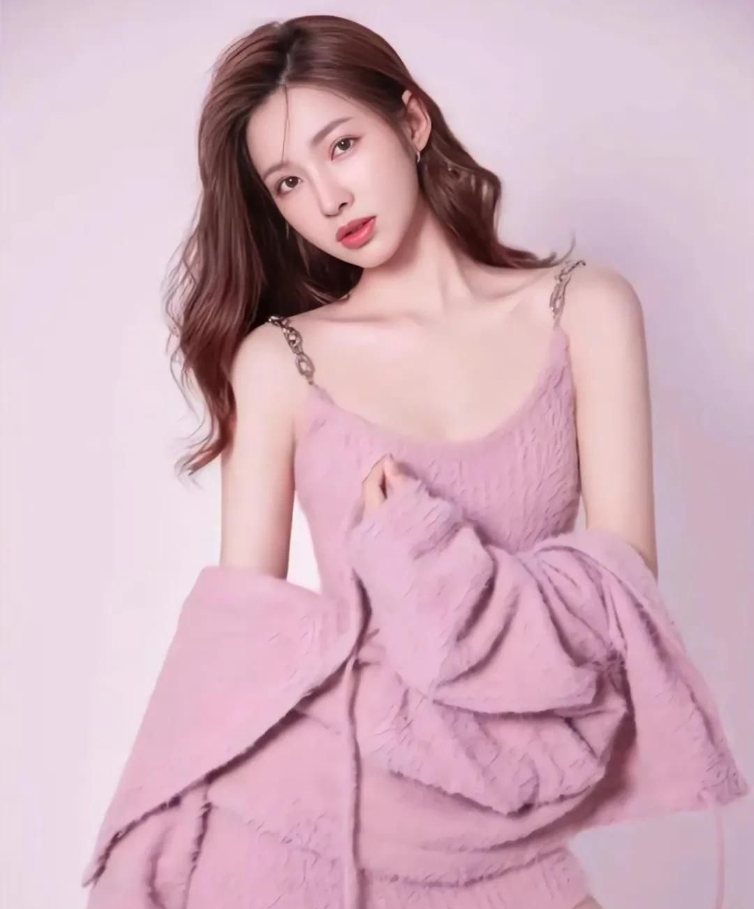 张婕高清美艳写真,优雅迷人!