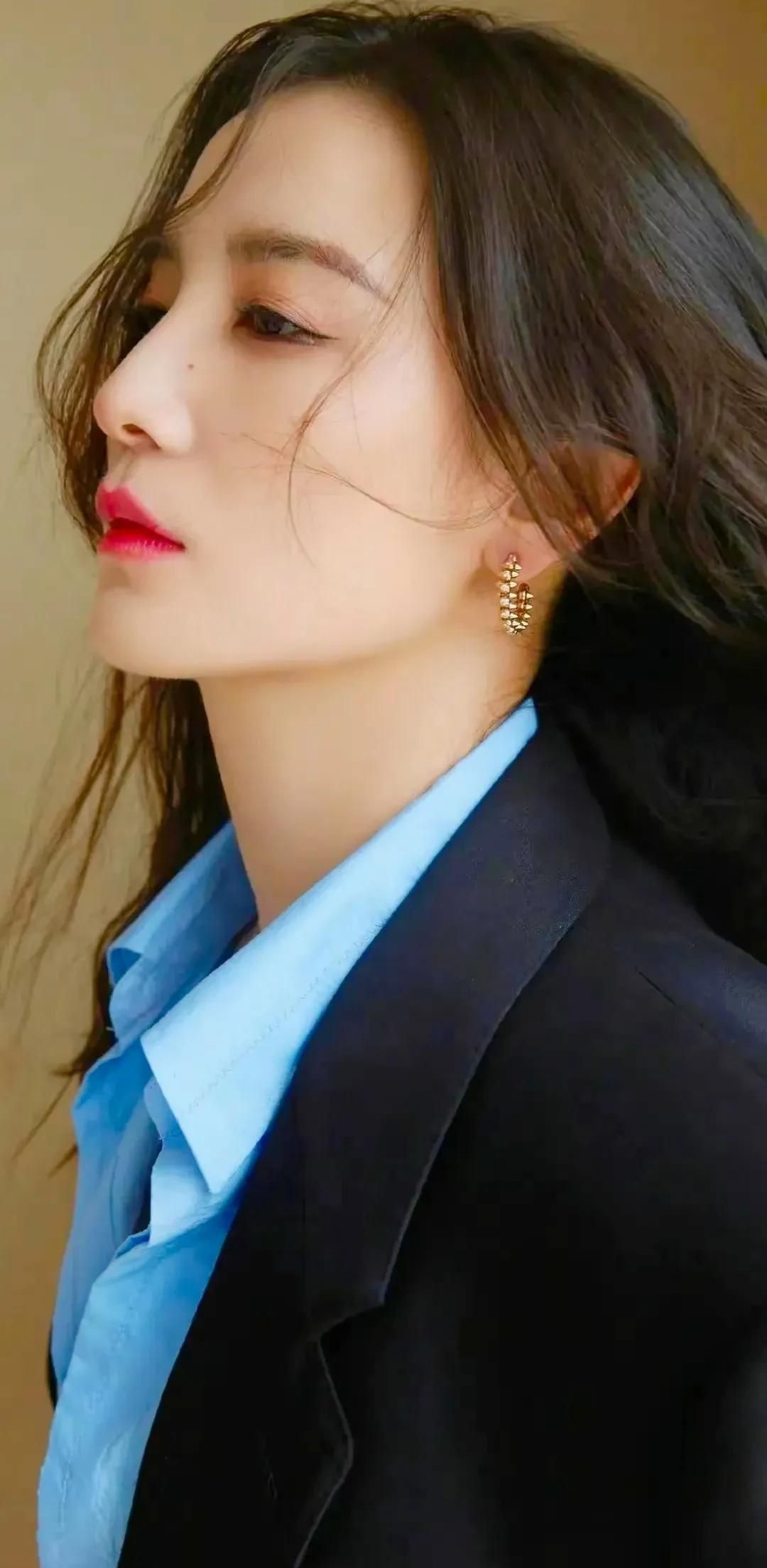 时尚干练的宋佳,优雅迷人,文雅秀丽的写真照!__财经头条