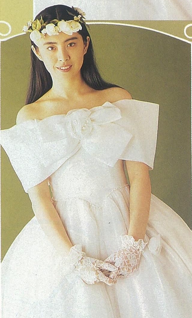 王祖贤婚纱照楚楚动人