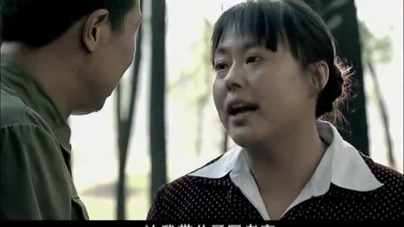 金婚:庄嫂当面治大庄,直接掐他大腿,大庄疼得龇牙咧嘴!