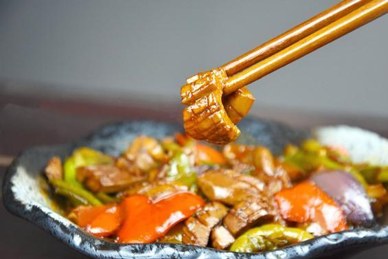 猪腰子不管怎么做,去腥去臊第一步,入锅前2个教你2个小窍门|猪腰|腰花|猪腰子_新浪新闻