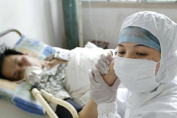 17年前“非典”,每一张都是生死瞬间,令人潸然泪下|传染病|医务人员|新冠肺炎|小汤山|医院_新浪新闻