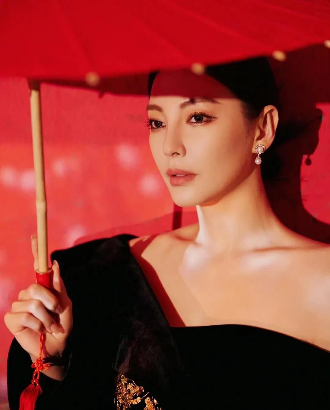 张雨绮高清惊艳写真,婀娜动人!