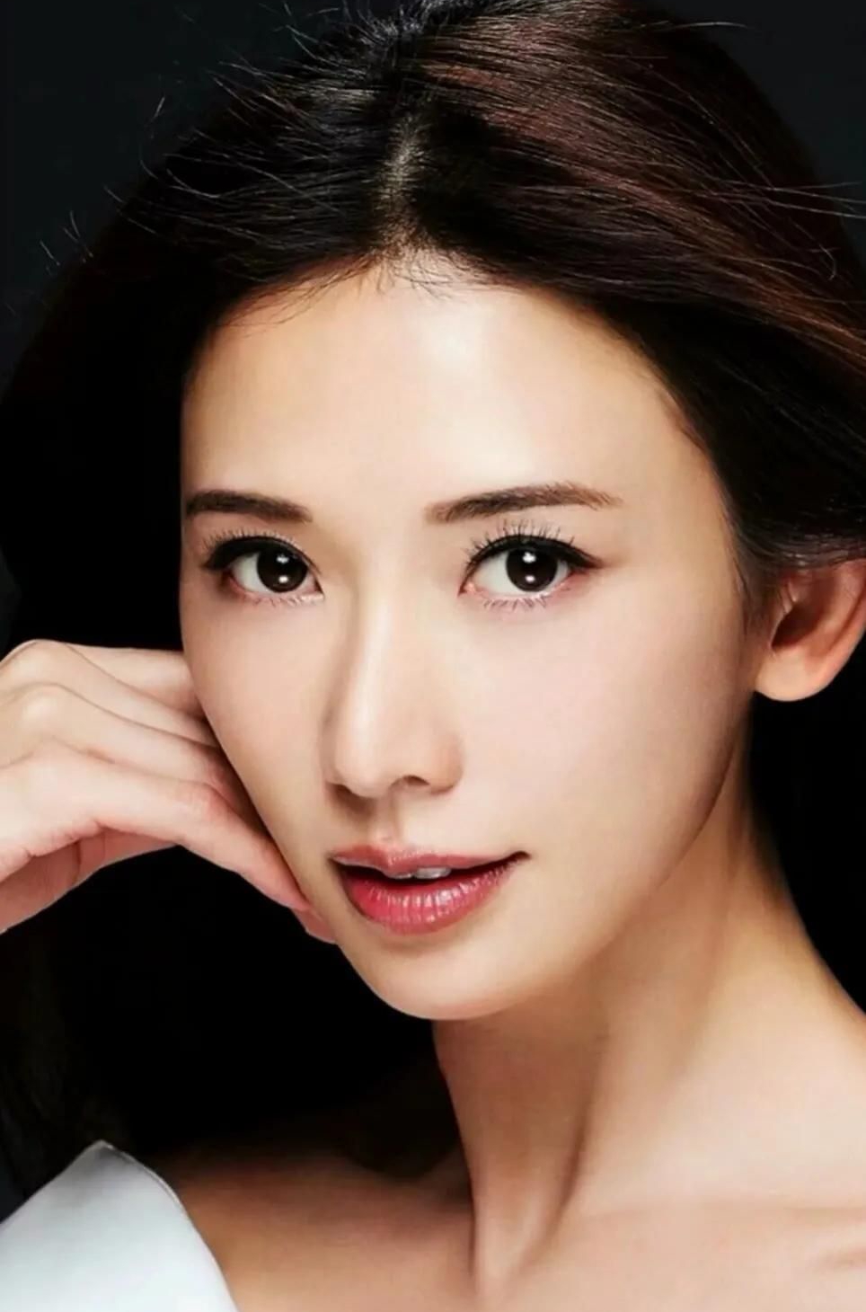 林志玲时尚飒爽惊艳写真,妩媚动人!__财经头条