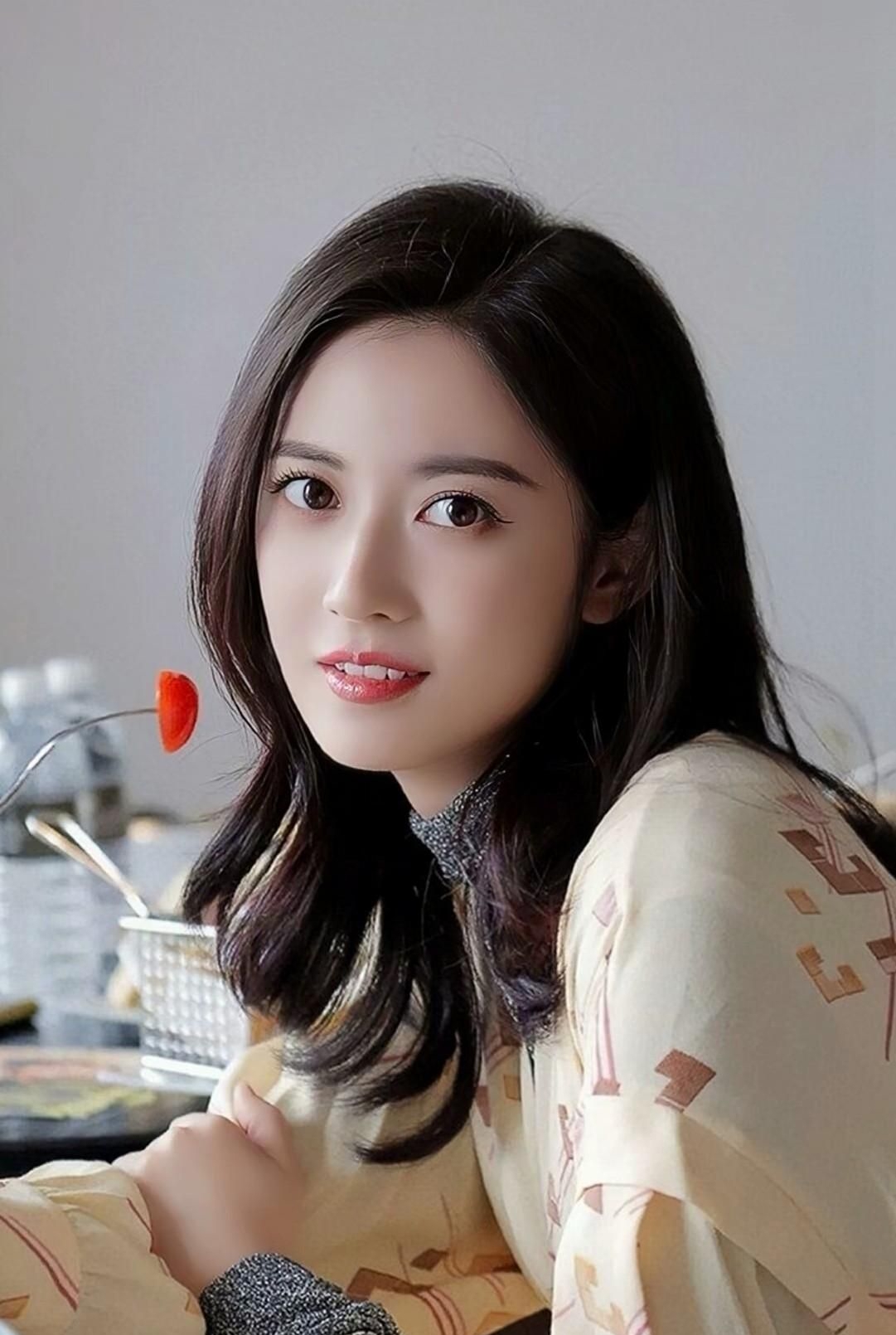 陈钰琪高清冷艳美照,美艳动人!__财经头条